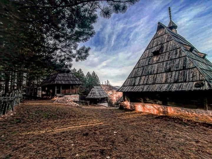 Seoski Turizam Melovic Rozanstvo Екстер'єр фото