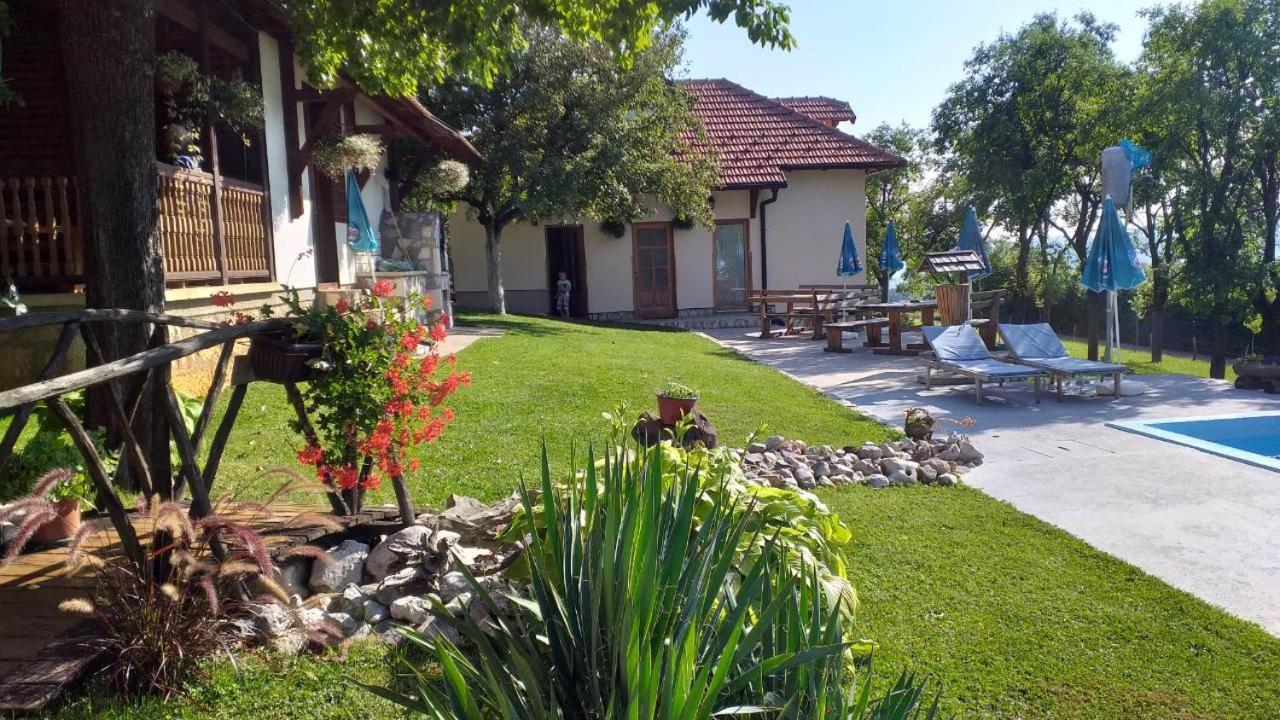 Seoski Turizam Melovic Rozanstvo Екстер'єр фото